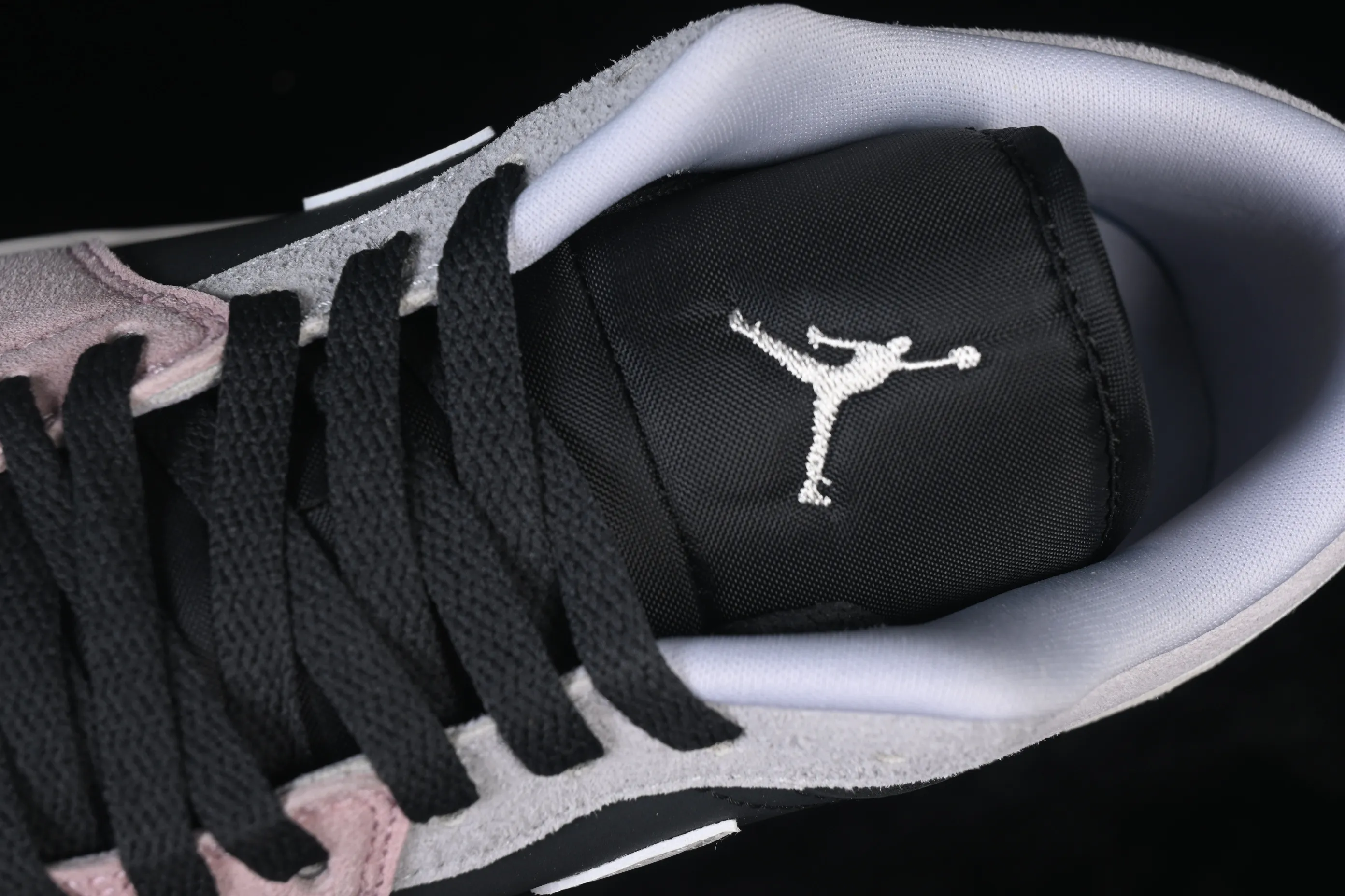 All categories Air Jordan Jordan series basketball shoes Air Jordan 1 Low Air Jordan 1 Low AJ1 Joe 1 black and white pink low-top retro cultural basketball shoes IB7109-004